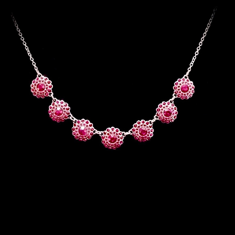 ☃️ NWT Red Rhinestone Necklace - Picture 2 of 10
